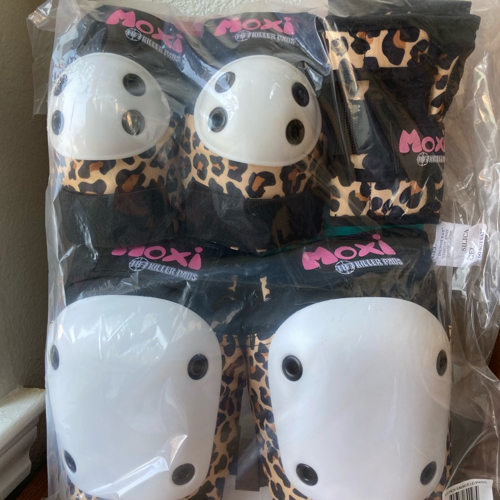 Moxi Leopard Print Protective Gear Set